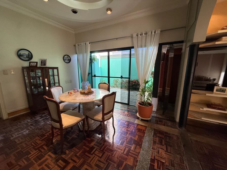 Imagem Amplo terreno com casa à venda no centro de Jaraguá do Sul - com grande potencial para prédio residencial ou comercial