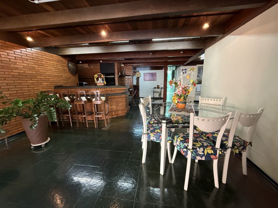 Imagem Amplo terreno com casa à venda no centro de Jaraguá do Sul - com grande potencial para prédio residencial ou comercial