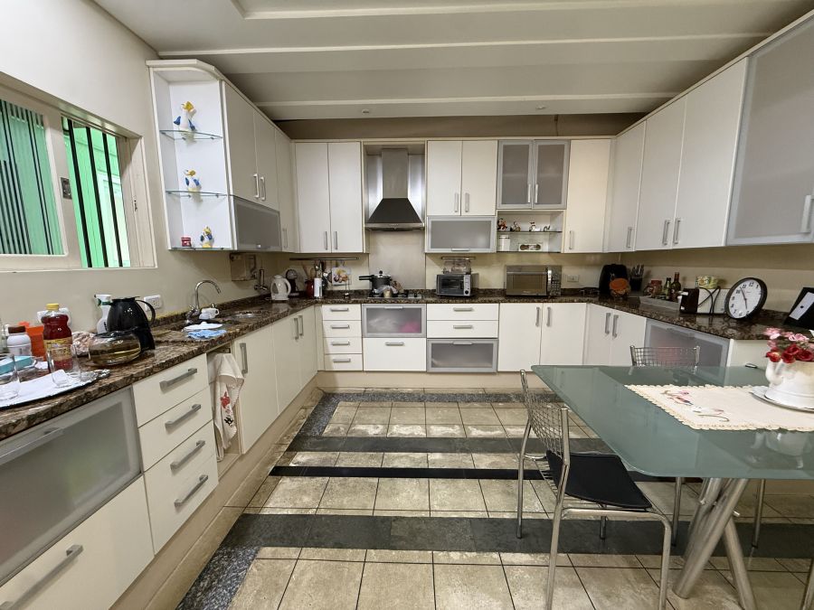 Imagem Amplo terreno com casa à venda no centro de Jaraguá do Sul - com grande potencial para prédio residencial ou comercial