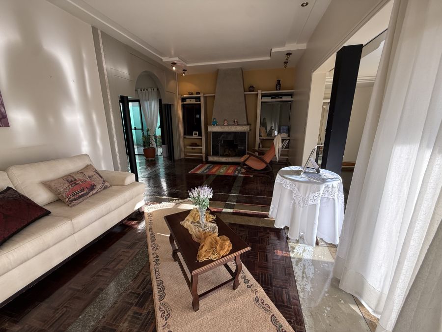 Imagem Amplo terreno com casa à venda no centro de Jaraguá do Sul - com grande potencial para prédio residencial ou comercial