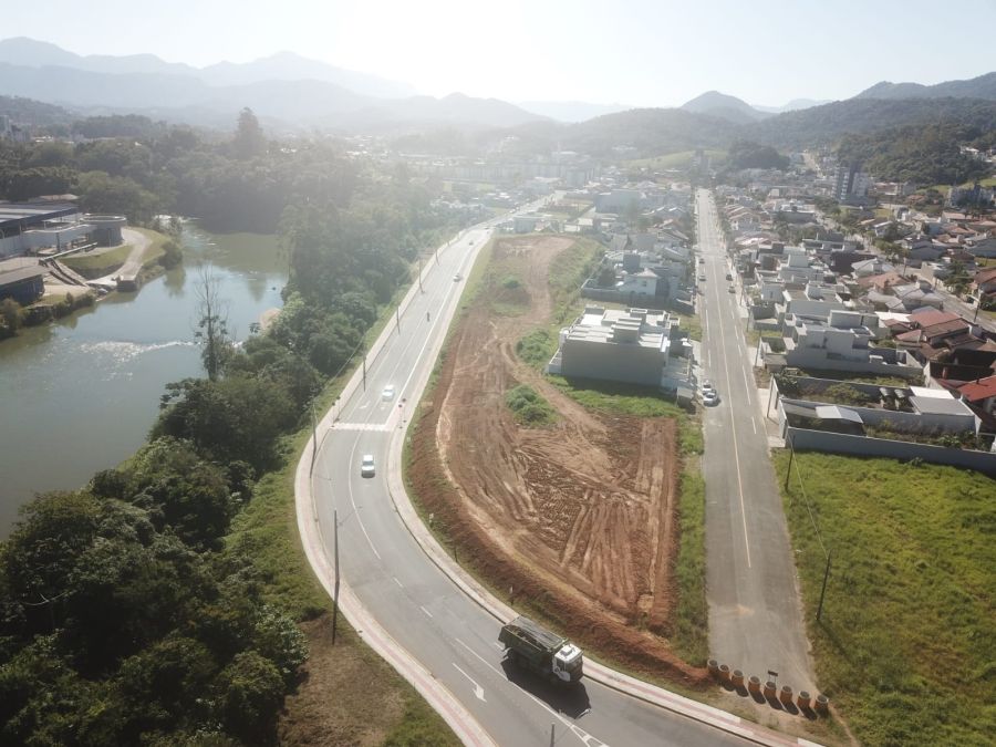 Imagem Terreno Comercial no bairro Amizade com 564m² e vista privilegiada