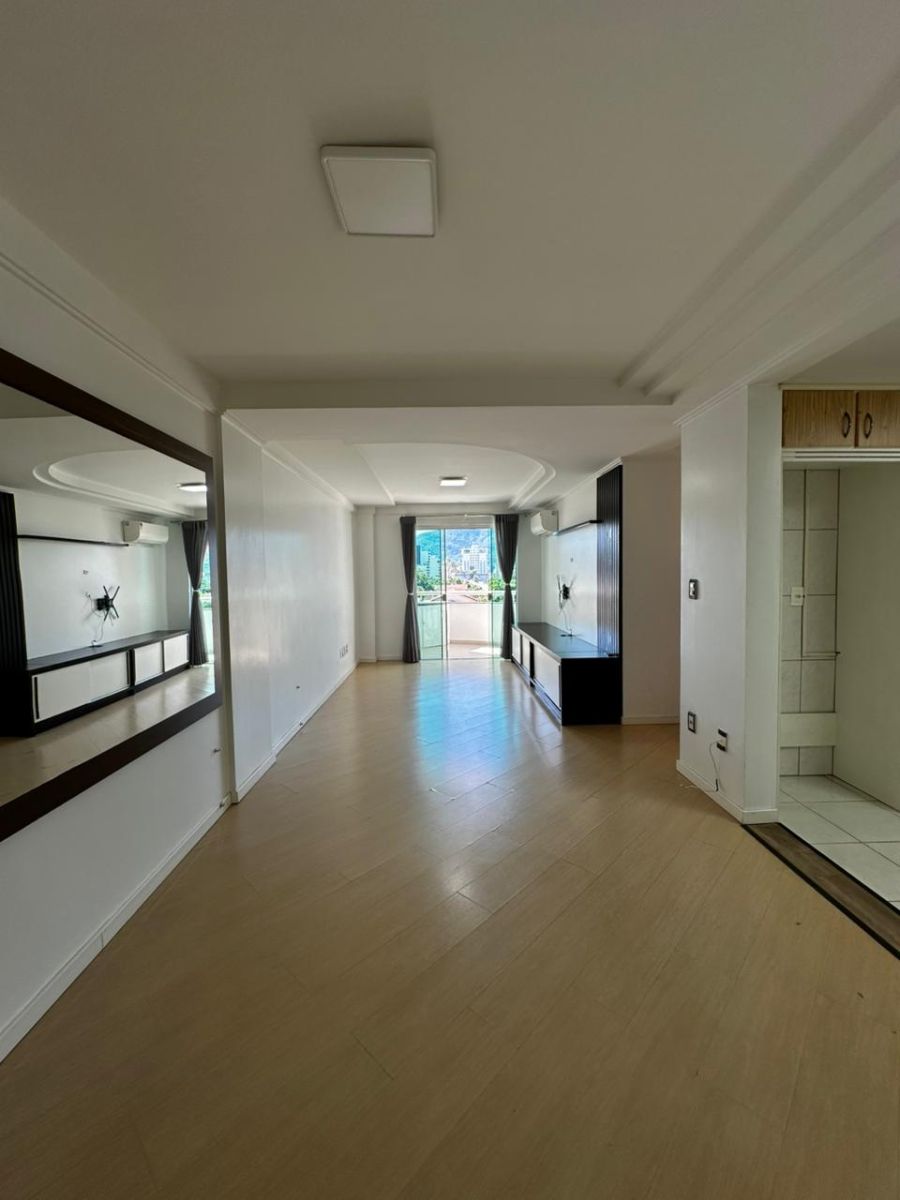 Imagem Apartamento Semimobiliado com 98,61m² no Vila Nova em Jaraguá do Sul