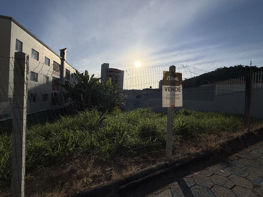 Imagem Terreno comercial no Centro de Jaraguá do Sul com 2 frentes 797m²