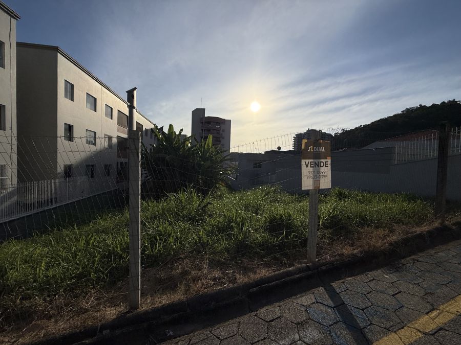 Imagem Terreno comercial no Centro de Jaraguá do Sul com 2 frentes 797m²