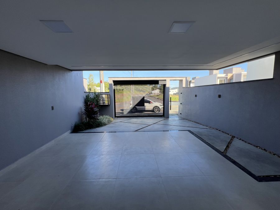 Imagem Geminado Suíte + 2 quartos - 2 vagas de garagem lado a lado.