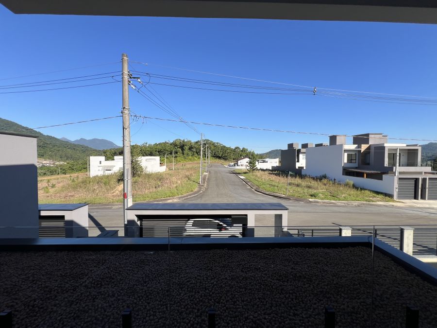 Imagem Geminado Suíte + 2 quartos - 2 vagas de garagem lado a lado.