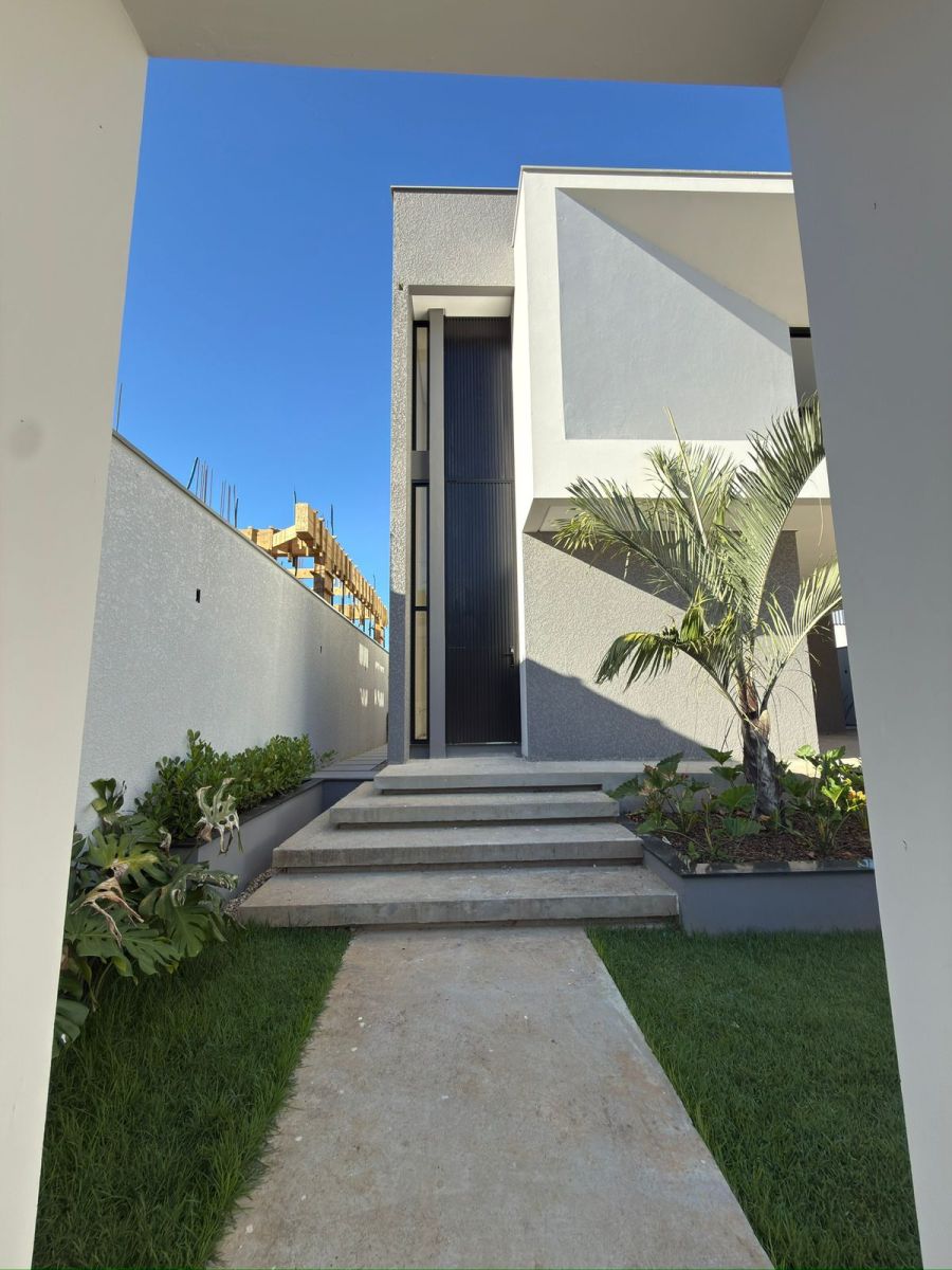 Imagem Casa à Venda em Loteamento de Alto Padrão – Arquitetura Moderna, 4 Suítes, Piscina e Sustentabilidade | Próximo ao Centro