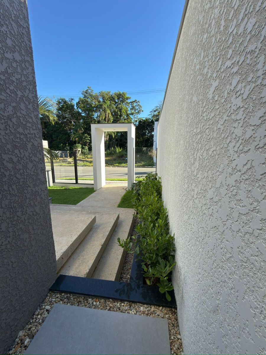 Imagem Casa à Venda em Loteamento de Alto Padrão – Arquitetura Moderna, 4 Suítes, Piscina e Sustentabilidade | Próximo ao Centro