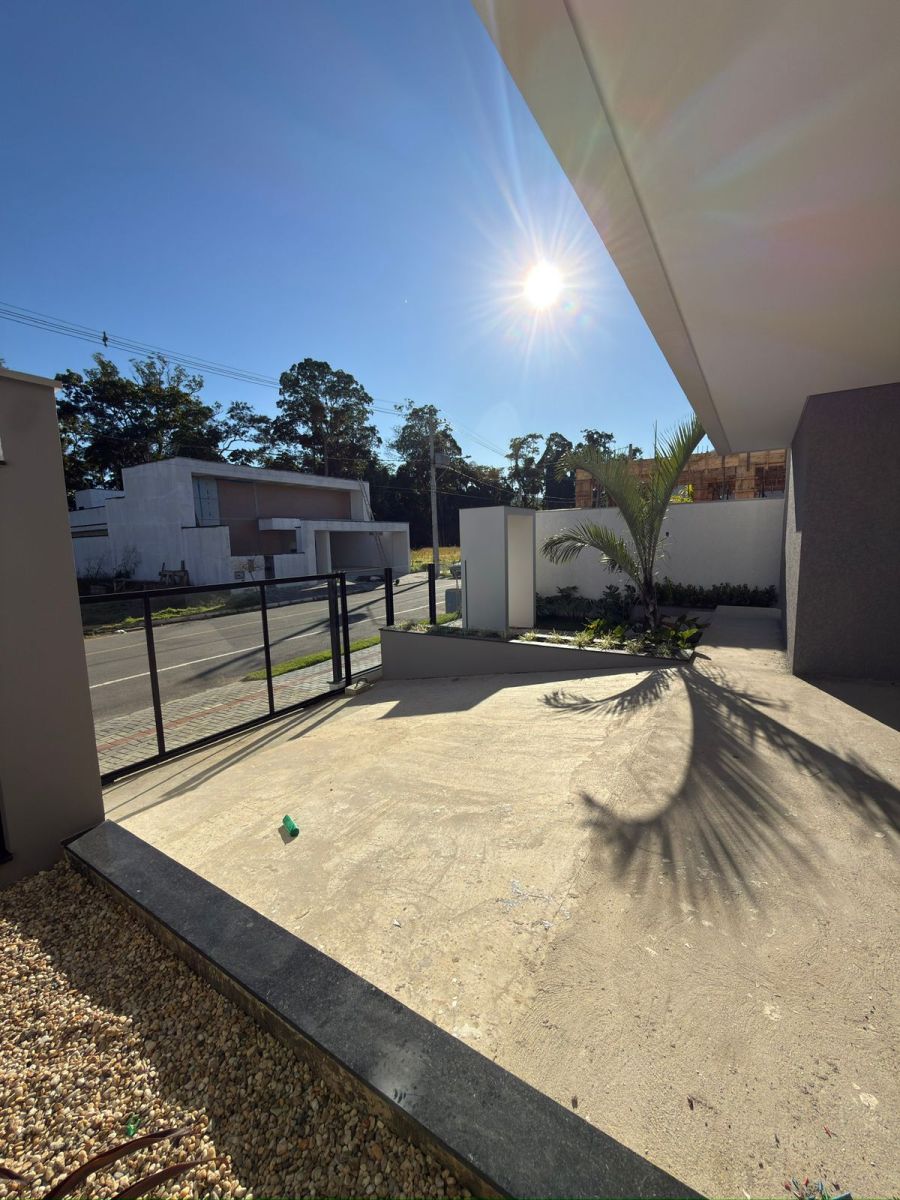 Imagem Casa à Venda em Loteamento de Alto Padrão – Arquitetura Moderna, 4 Suítes, Piscina e Sustentabilidade | Próximo ao Centro