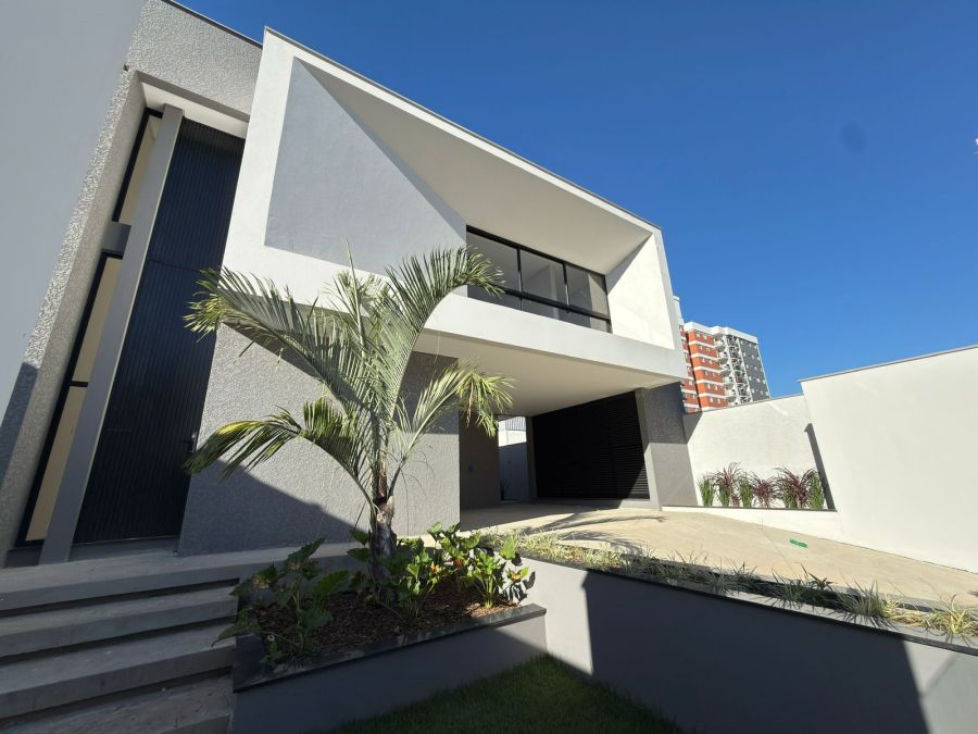 Imagem Casa à Venda em Loteamento de Alto Padrão – Arquitetura Moderna, 4 Suítes, Piscina e Sustentabilidade | Próximo ao Centro