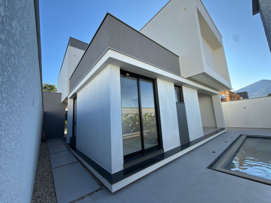 Imagem Casa à Venda em Loteamento de Alto Padrão – Arquitetura Moderna, 4 Suítes, Piscina e Sustentabilidade | Próximo ao Centro