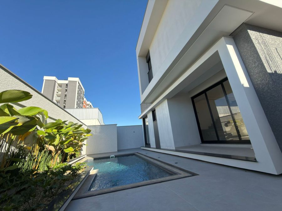 Imagem Casa à Venda em Loteamento de Alto Padrão – Arquitetura Moderna, 4 Suítes, Piscina e Sustentabilidade | Próximo ao Centro