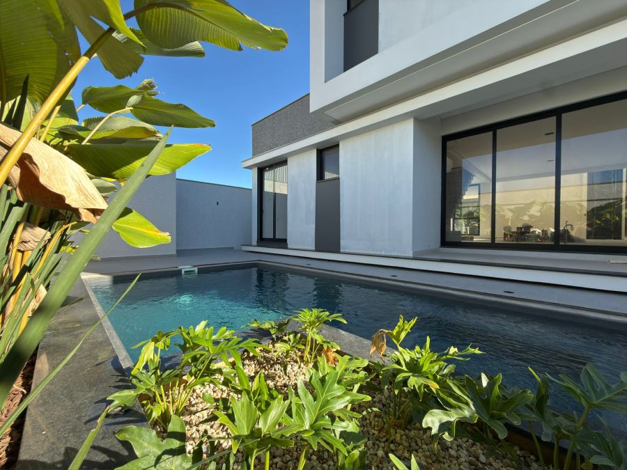 Imagem Casa à Venda em Loteamento de Alto Padrão – Arquitetura Moderna, 4 Suítes, Piscina e Sustentabilidade | Próximo ao Centro