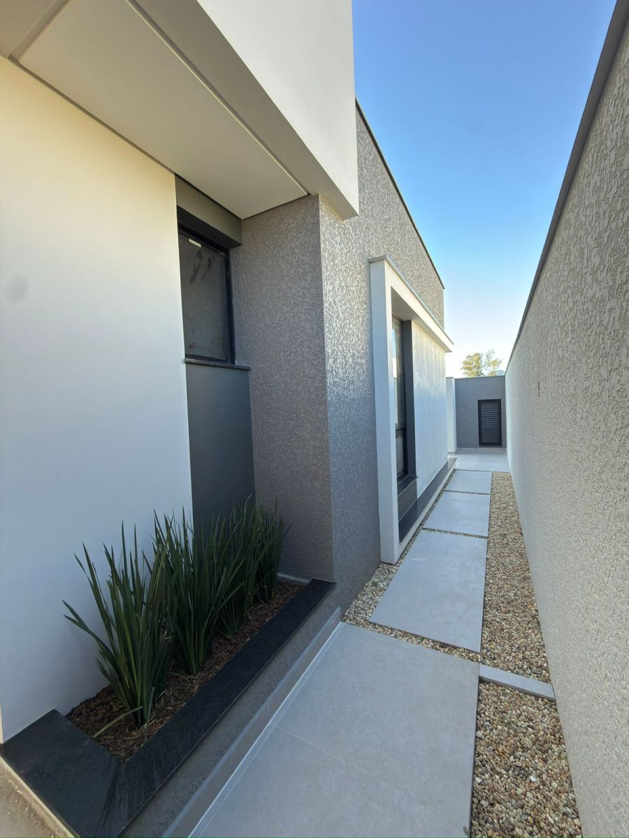 Imagem Casa à Venda em Loteamento de Alto Padrão – Arquitetura Moderna, 4 Suítes, Piscina e Sustentabilidade | Próximo ao Centro