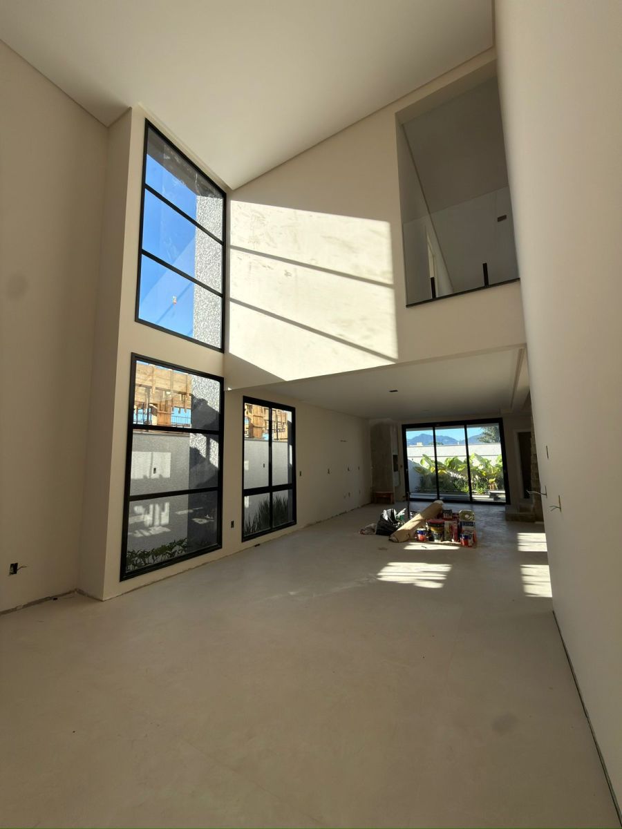 Imagem Casa à Venda em Loteamento de Alto Padrão – Arquitetura Moderna, 4 Suítes, Piscina e Sustentabilidade | Próximo ao Centro