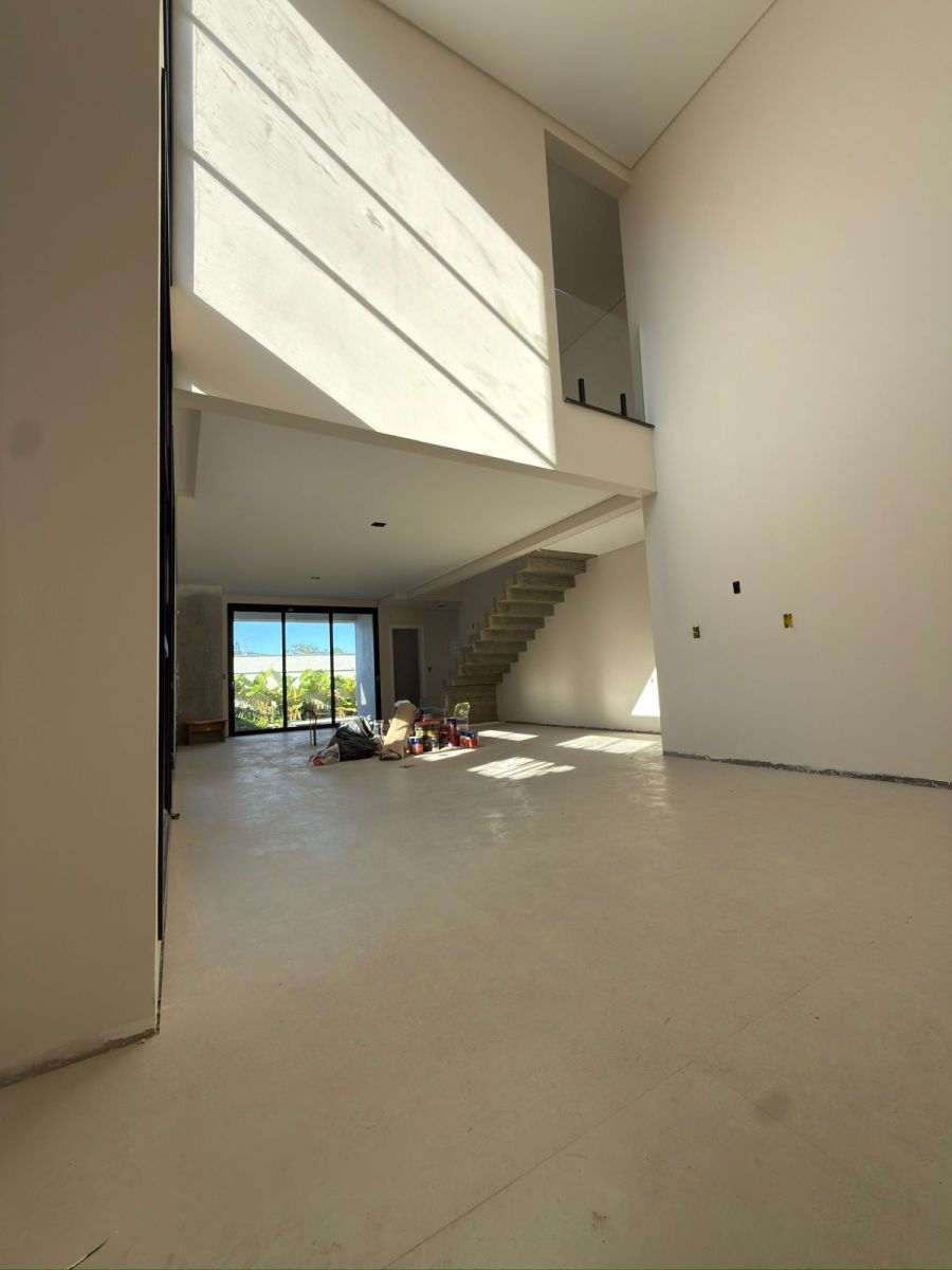 Imagem Casa à Venda em Loteamento de Alto Padrão – Arquitetura Moderna, 4 Suítes, Piscina e Sustentabilidade | Próximo ao Centro