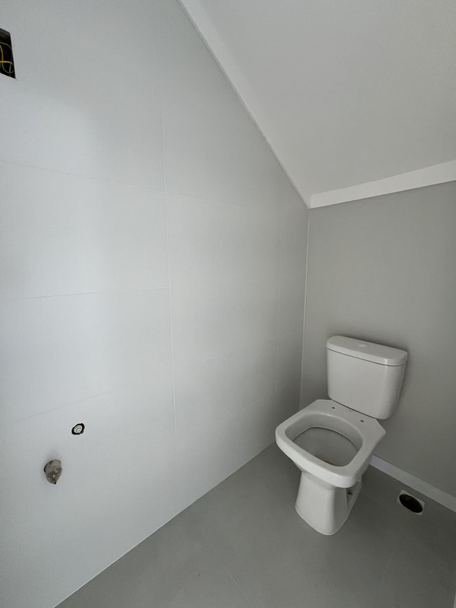 Imagem Casa Geminada com 2 Dormitórios e 1 Vaga, Nereu Ramos