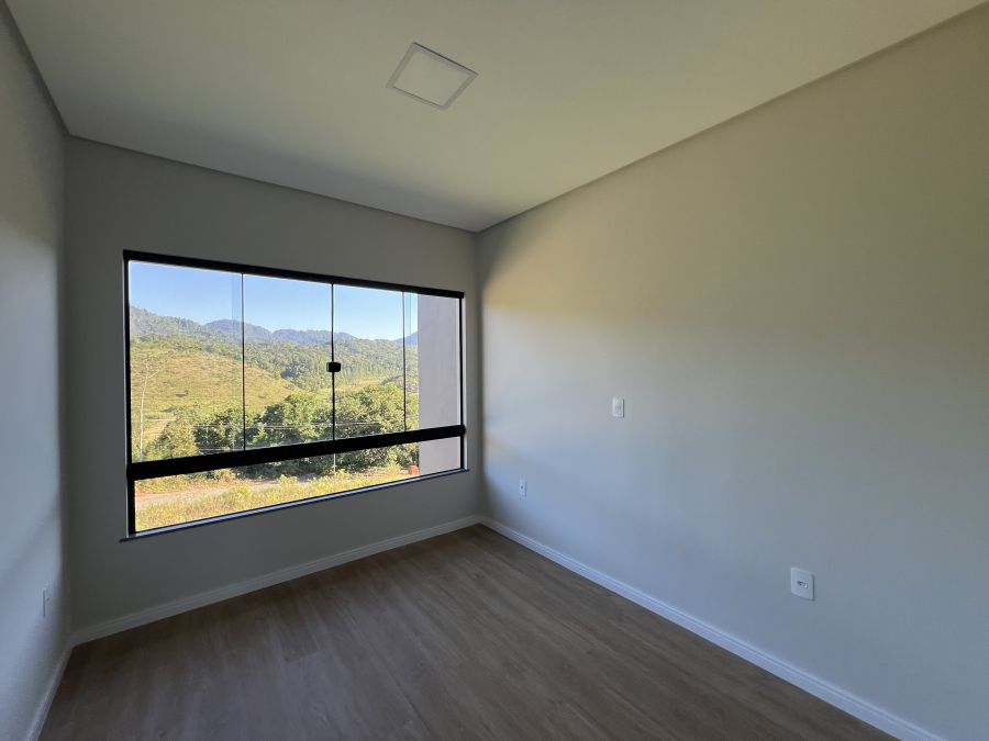Imagem Casa Geminada com 2 Dormitórios e 1 Vaga, Nereu Ramos