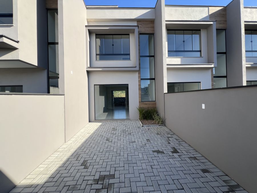Imagem Casa Geminada com 2 Dormitórios e 1 Vaga, Nereu Ramos