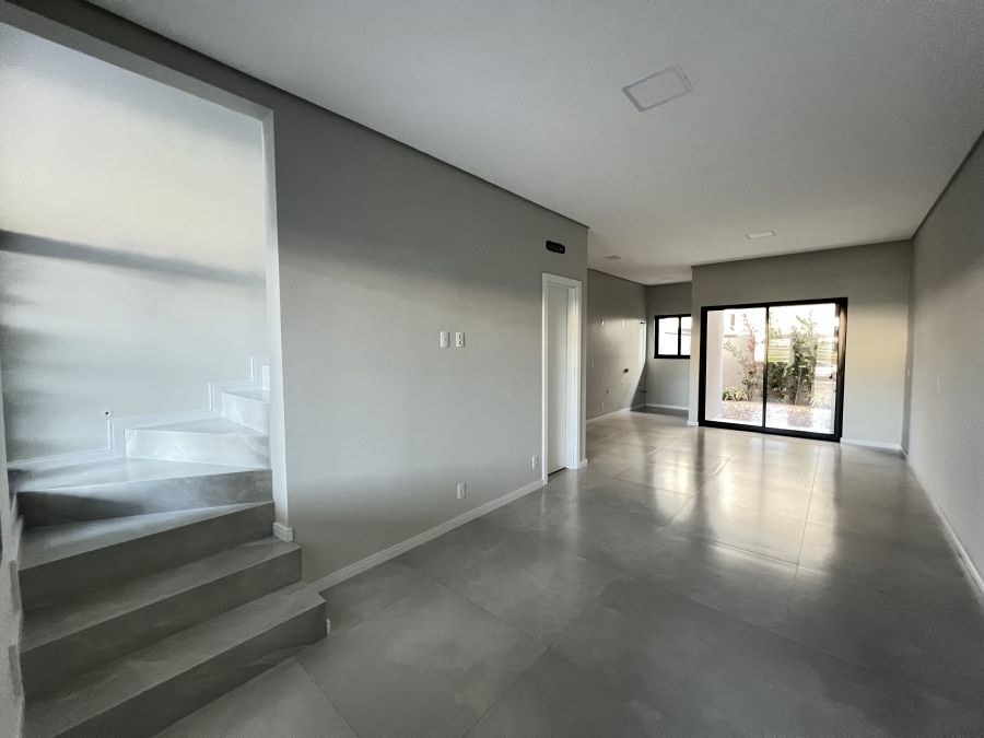 Imagem Casa Geminada: 3 Dormitórios e 2 Vagas de Garagem, Três Rios do Sul