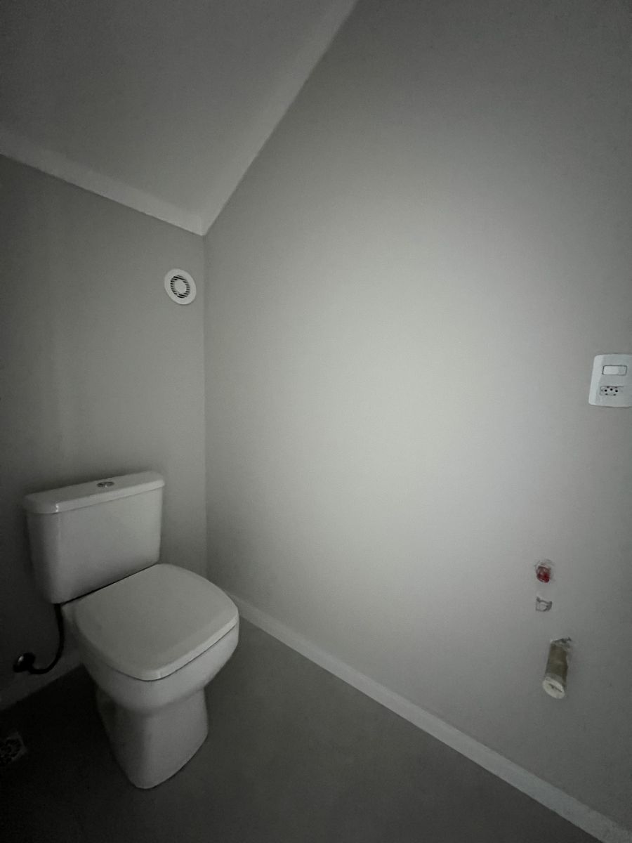 Imagem Casa Geminada: 3 Dormitórios e 2 Vagas de Garagem, Três Rios do Sul