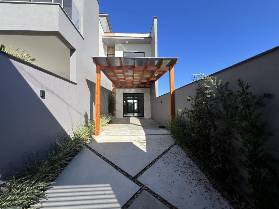 Imagem principal Linda Casa Geminada com 2 Suítes - Oportunidade Única
