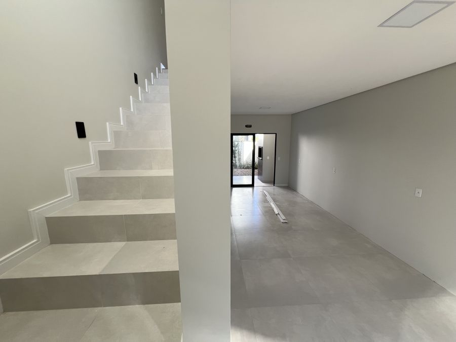 Imagem Linda Casa Geminada com 2 Suítes - Oportunidade Única