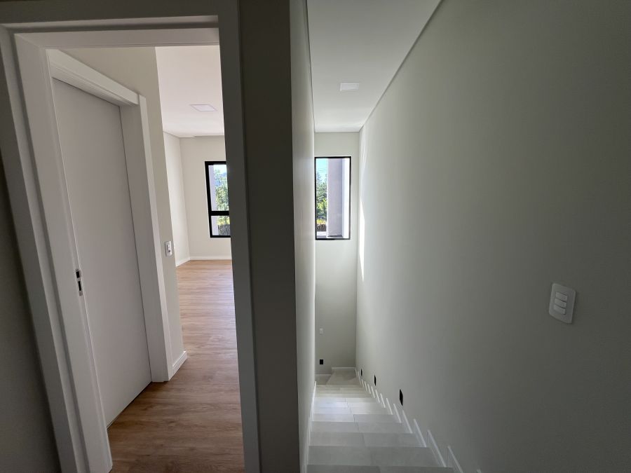 Imagem Linda Casa Geminada com 2 Suítes - Oportunidade Única