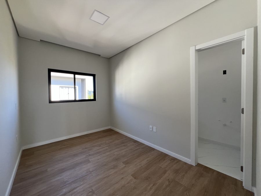 Imagem Linda Casa Geminada com 2 Suítes - Oportunidade Única
