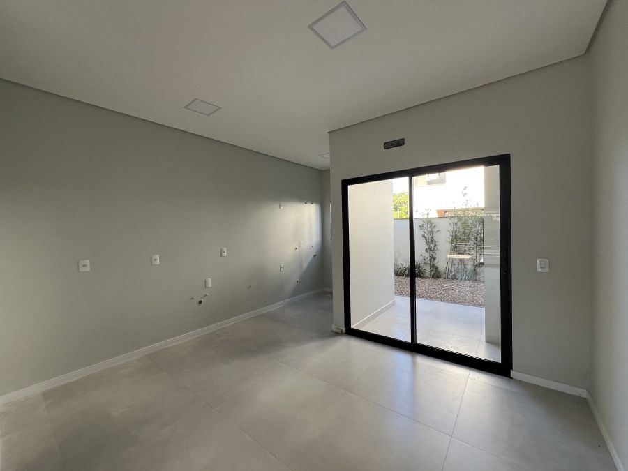 Imagem Linda Casa Geminada com 2 Suítes - Oportunidade Única