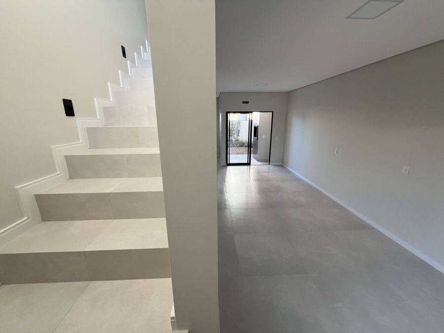 Imagem Linda Casa Geminada com 2 Suítes - Oportunidade Única