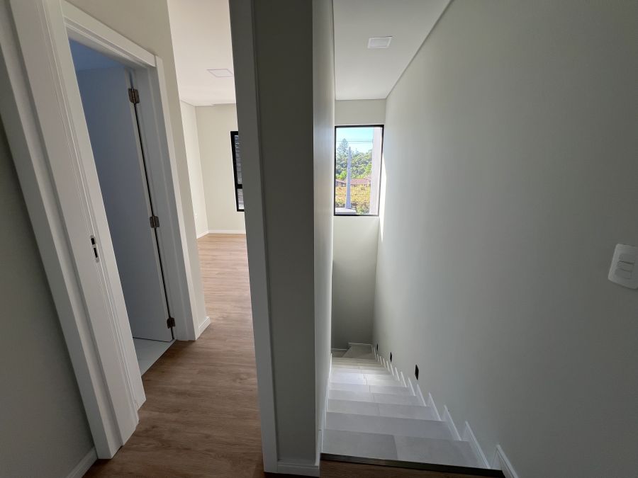 Imagem Linda Casa Geminada com 2 Suítes - Oportunidade Única