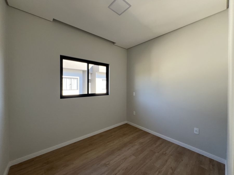 Imagem Linda Casa Geminada com 1 Suíte + 2 Dormitórios - Oportunidade Única