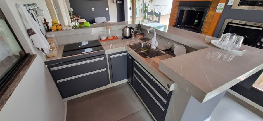 Imagem Casa 3 Qts no Czerniewicz: Vista Rio e Perto do Centro
