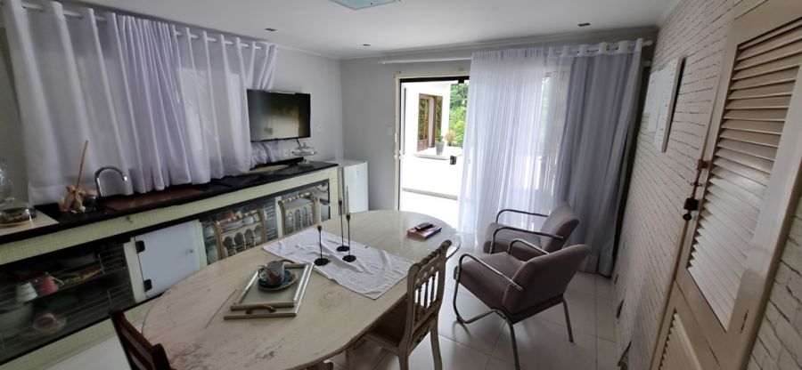 Imagem Casa 3 Qts no Czerniewicz: Vista Rio e Perto do Centro