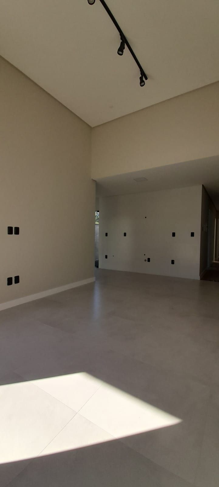 Imagem Geminado no Residencial Lótus com 2 suítes + dormitório e 162,50m² à venda no bairro Barra do rio cerro I em Jaraguá do Sul