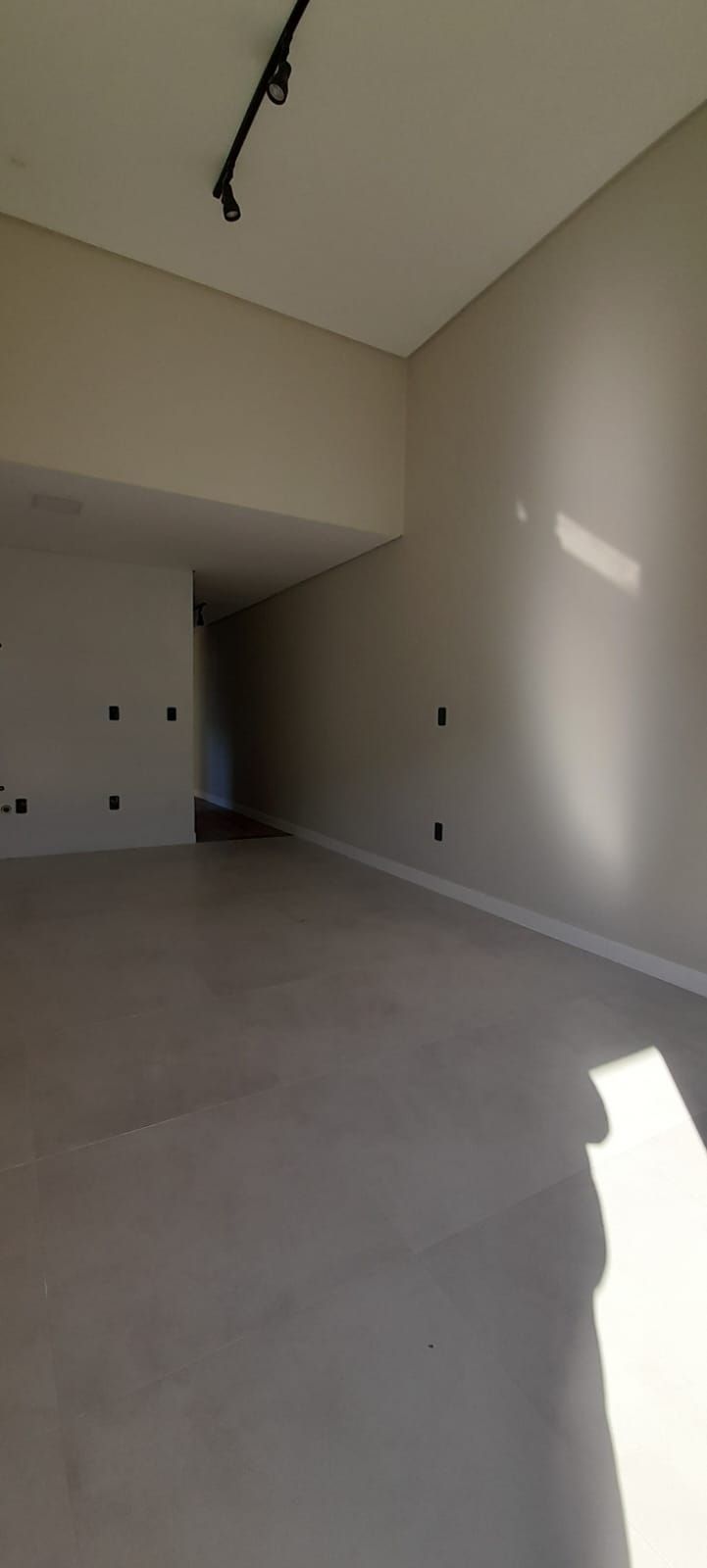 Imagem Geminado no Residencial Lótus com 2 suítes + dormitório e 162,50m² à venda no bairro Barra do rio cerro I em Jaraguá do Sul