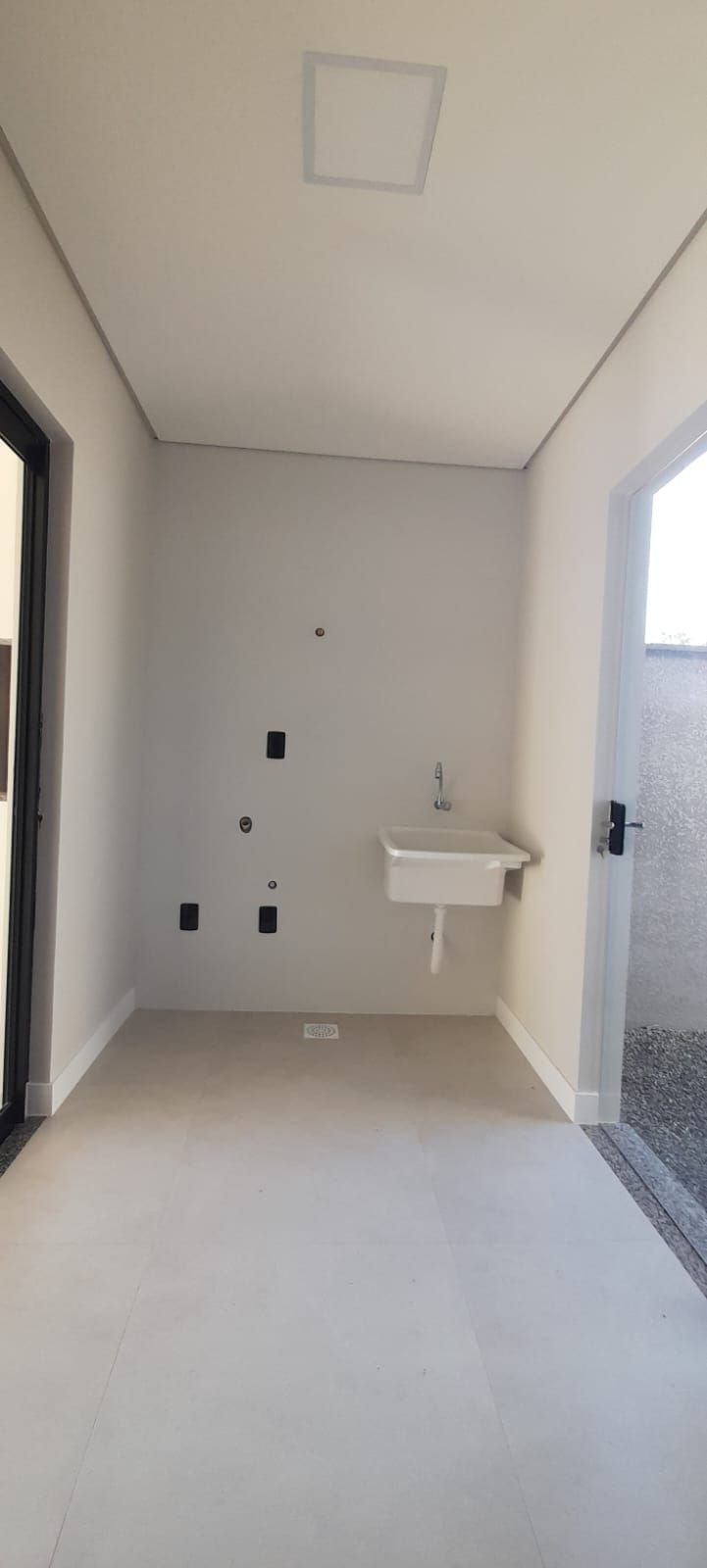 Imagem Geminado no Residencial Lótus com 2 suítes + dormitório e 162,50m² à venda no bairro Barra do rio cerro I em Jaraguá do Sul