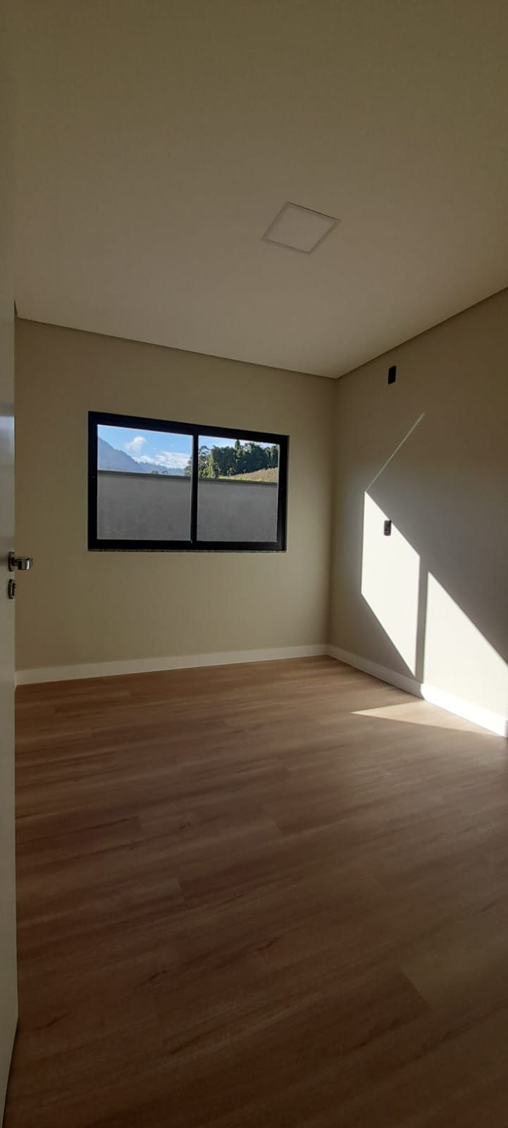 Imagem Geminado no Residencial Lótus com 2 suítes + dormitório e 162,50m² à venda no bairro Barra do rio cerro I em Jaraguá do Sul