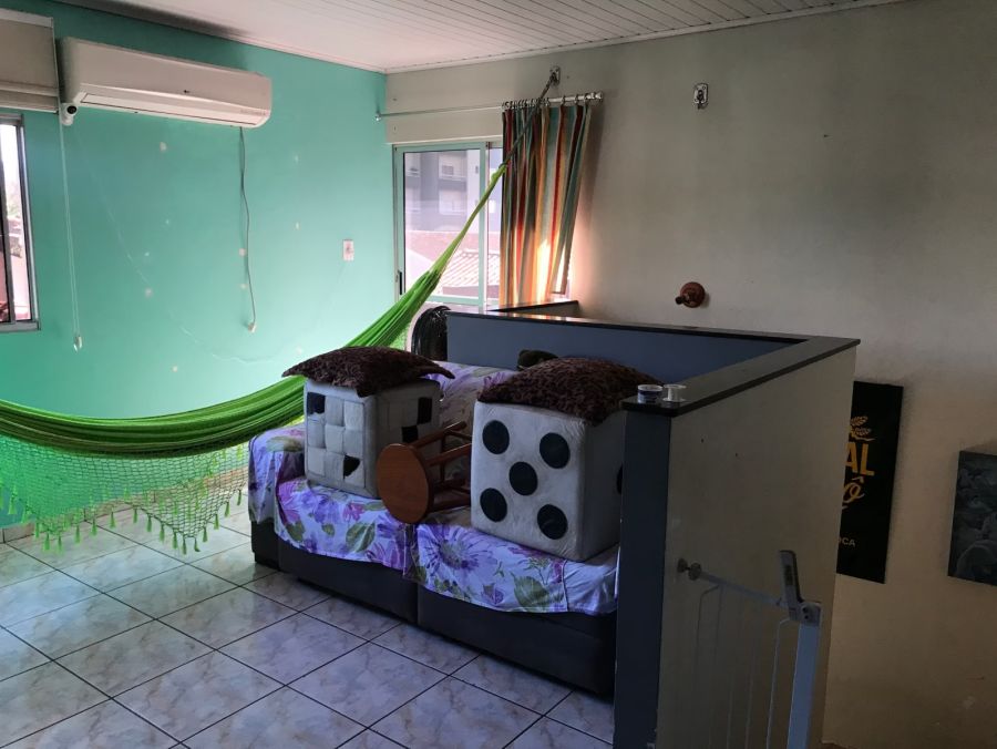 Imagem Casa com 4 Quartos no Nova Brasília, próximo ao Centro