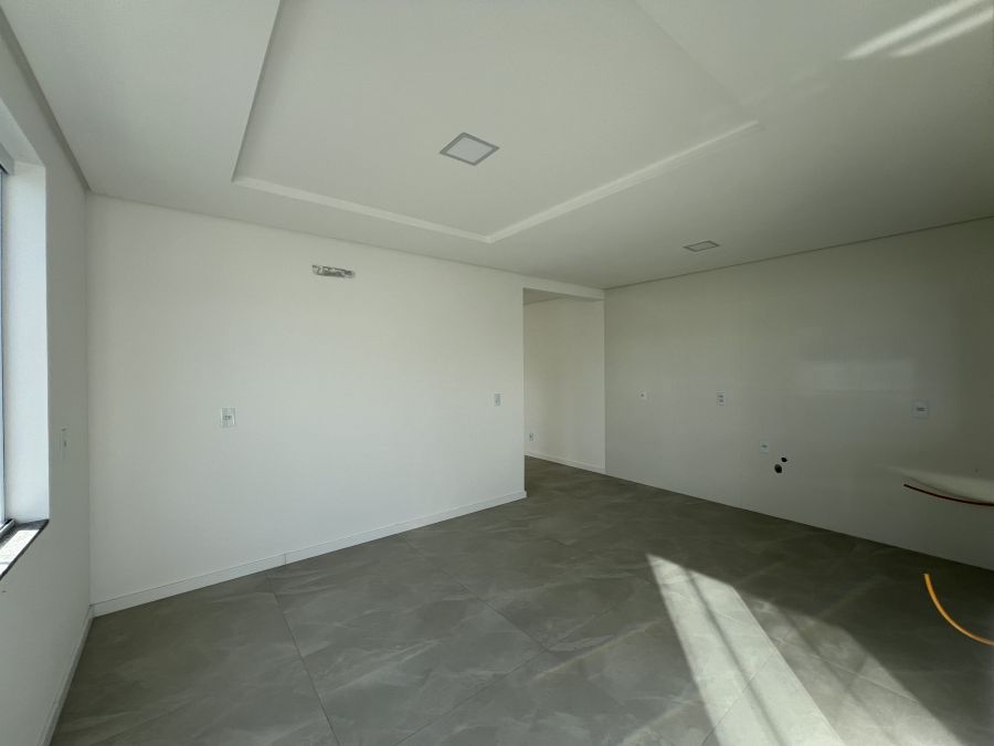 Imagem Linda Casa Geminada com 3 Dormitórios em Localização Privilegiada