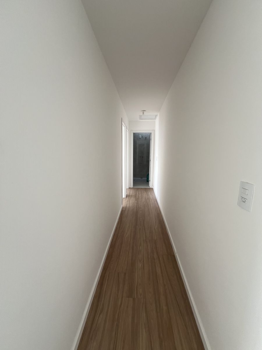 Imagem Linda Casa Geminada com 3 Dormitórios em Localização Privilegiada