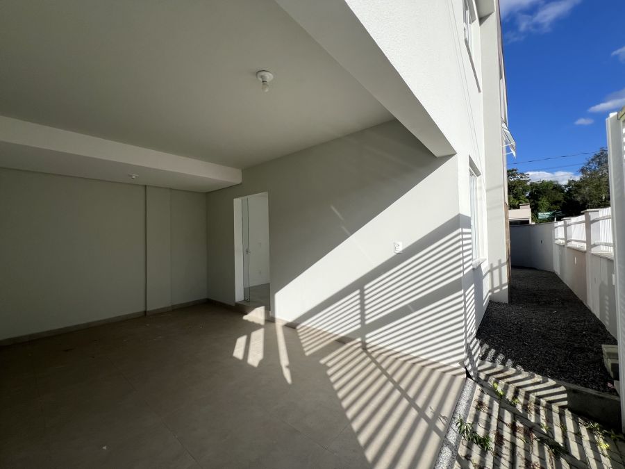 Imagem Linda Casa Geminada com 3 Dormitórios em Localização Privilegiada