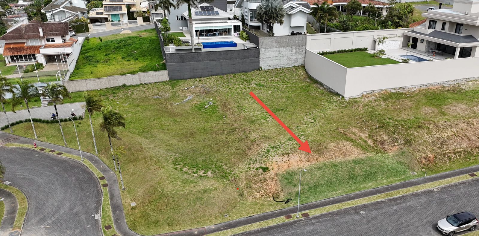 Imagem Terreno à venda no Condomínio Dal Lago – 899 m² em bairro nobre de Jaraguá do Sul