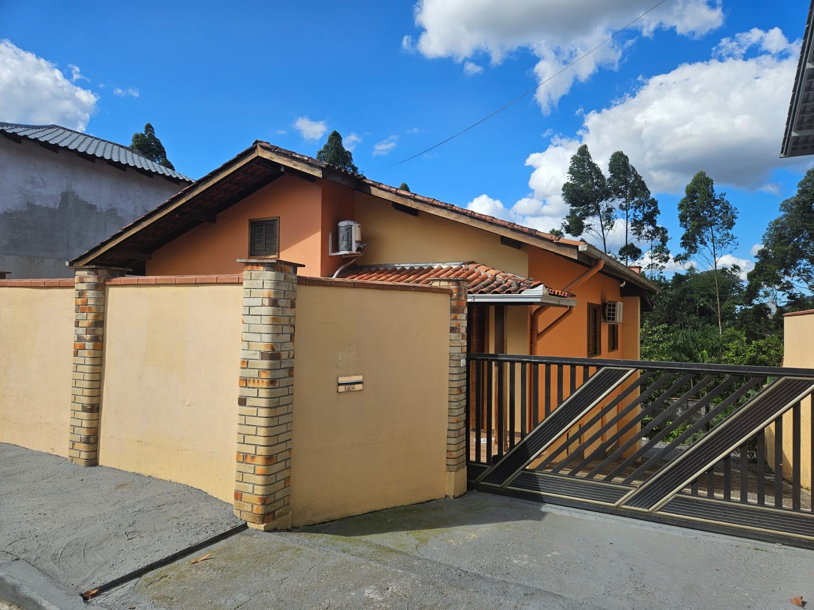 Casa com 3 dormitórios à venda no bairro Jaraguá Esquerdo em Jaraguá do Sul.