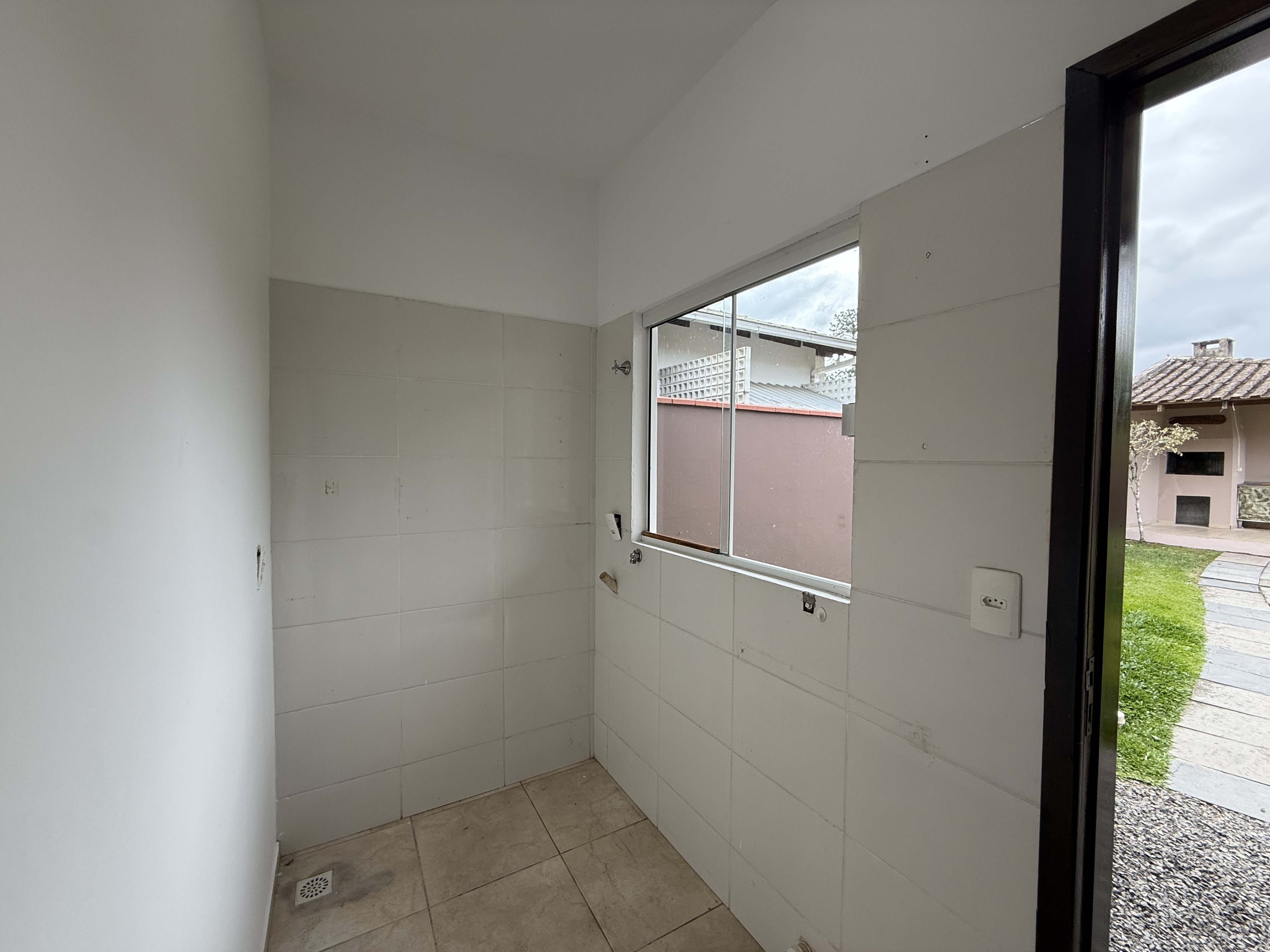 Imagem Casa térrea à venda com 3 quartos e amplo quintal no Bairro Três Rios do Sul