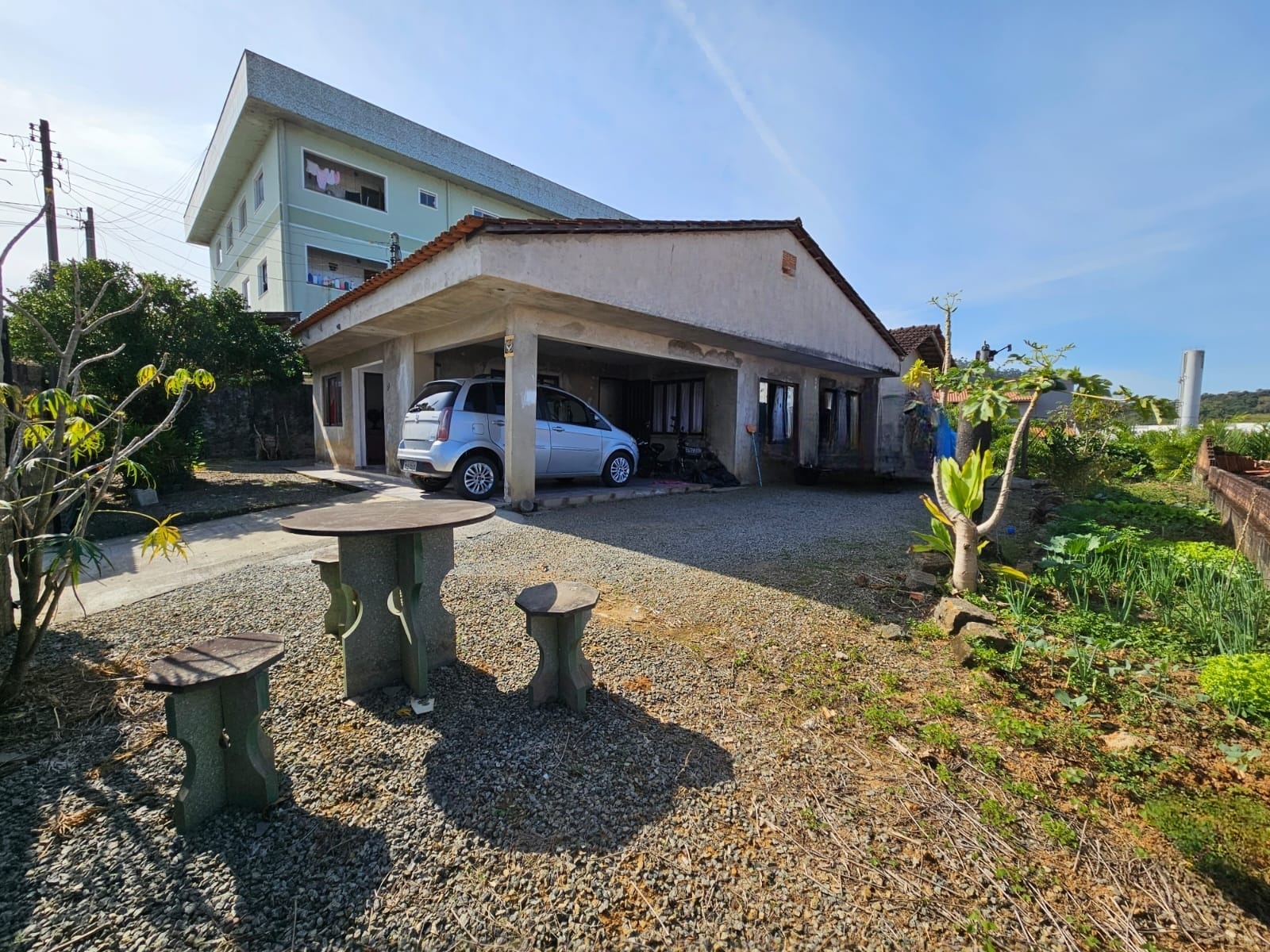 Imagem Casa com 3 dormitórios no bairro Jaraguá 99 em Jaraguá do Sul