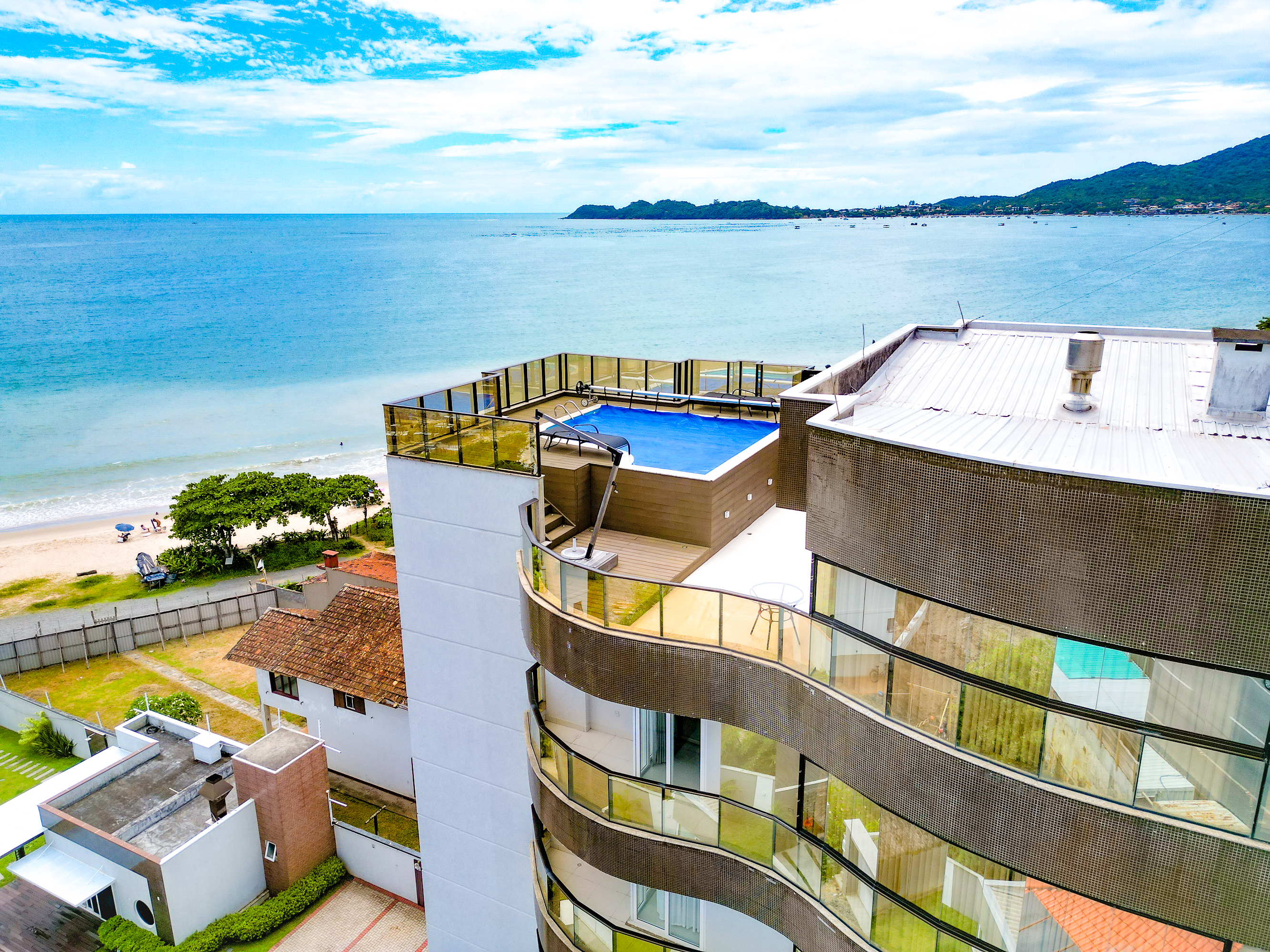 Imagem Cobertura Duplex no Residencial Sunrise em Penha / Alto Padrão - Frente para o mar - Mobiliado - Quadra do Mar