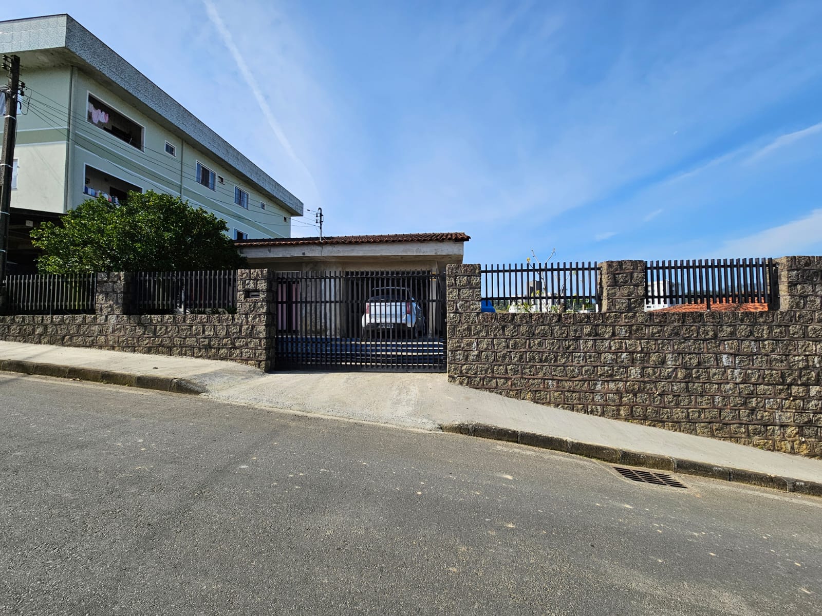 Imagem Casa com 3 dormitórios no bairro Jaraguá 99 em Jaraguá do Sul