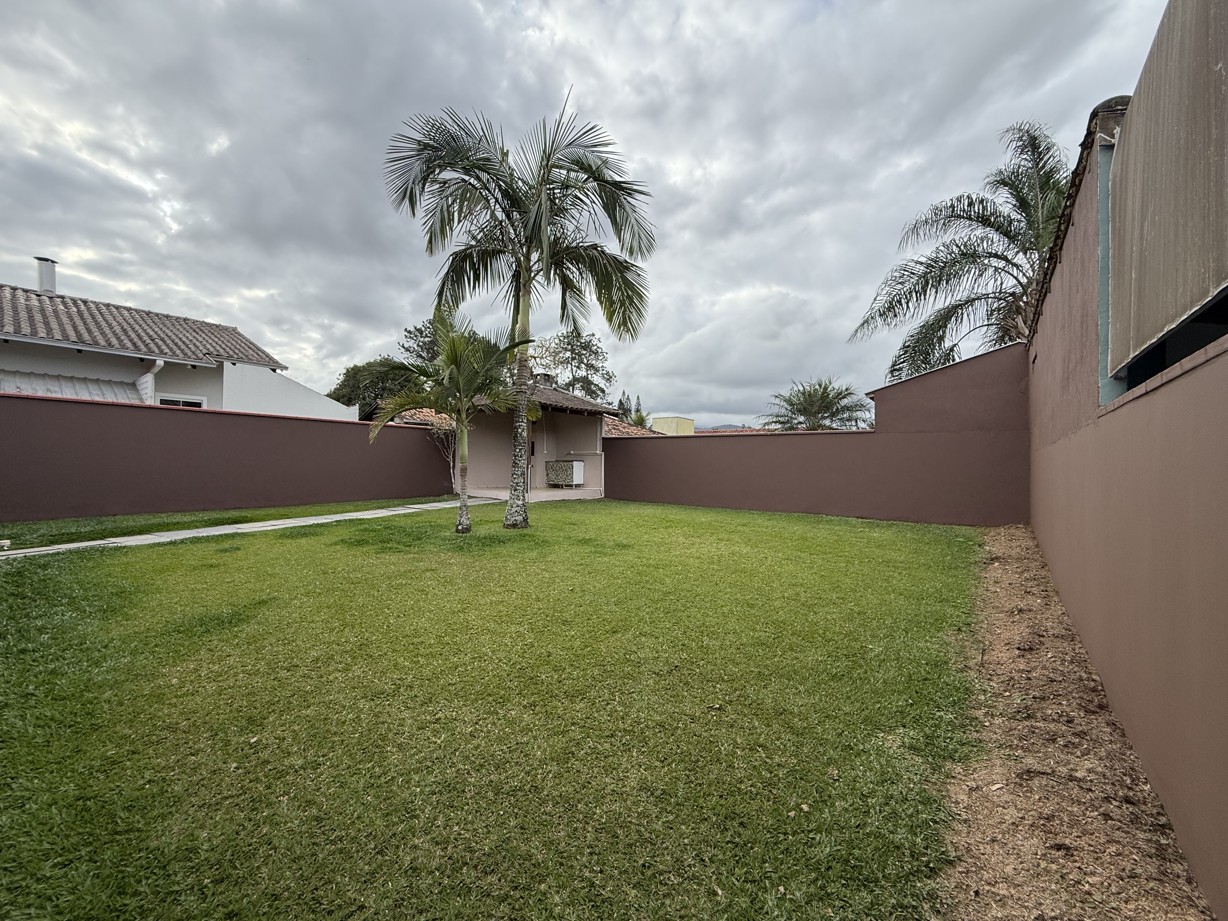 Imagem Casa térrea à venda com 3 quartos e amplo quintal no Bairro Três Rios do Sul